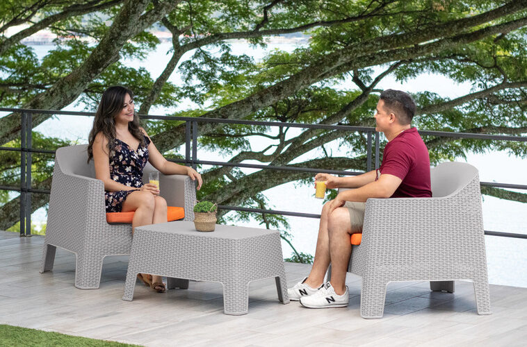 Muebles de plástico para exterior con almacenamiento integrado: funcionalidad y estilo en Panamá